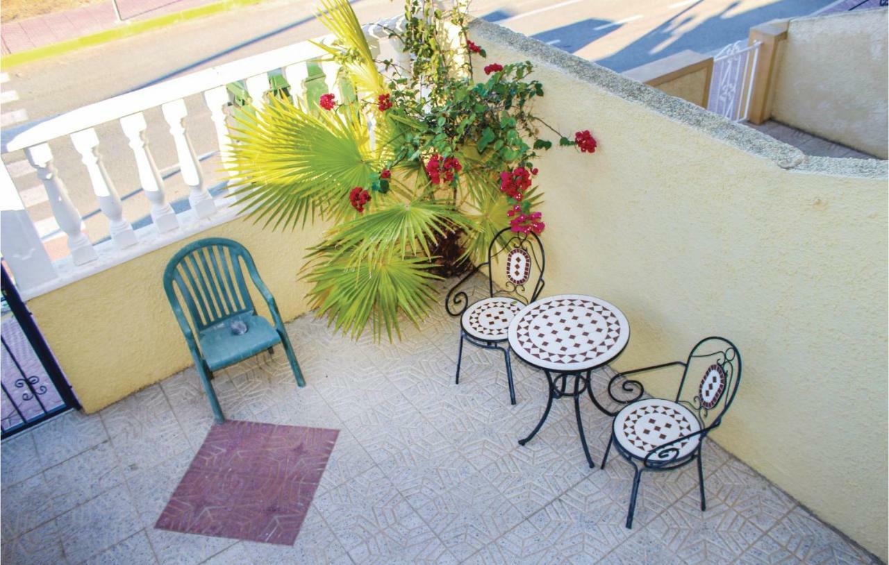 1 Bedroom Gorgeous Apartment In Рохалес Екстериор снимка